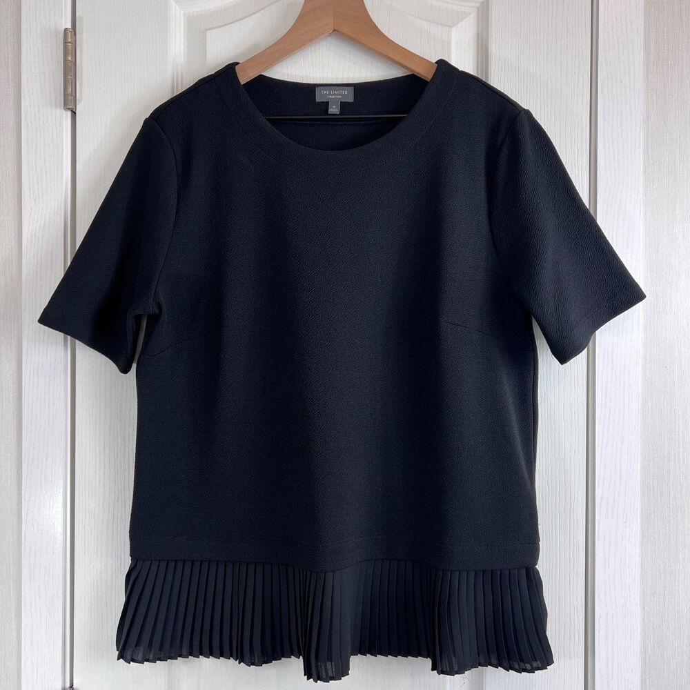 The Limited Collection Women's Black Short Sleeve Pleated Hem Blouse Top Size M